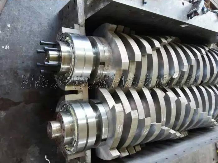 紙箱撕碎機(jī)內(nèi)部